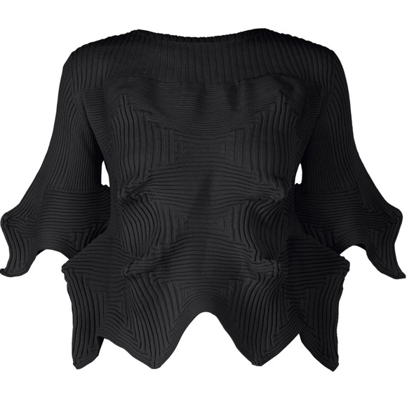 Issey Miyake Tops - NWOT Issey Miyake Black LINKAGE Top - Size JP2 / US OS